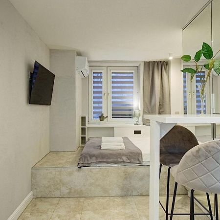 Lobby 55 - Ac And Smart Tv Appartement Warschau Buitenkant foto